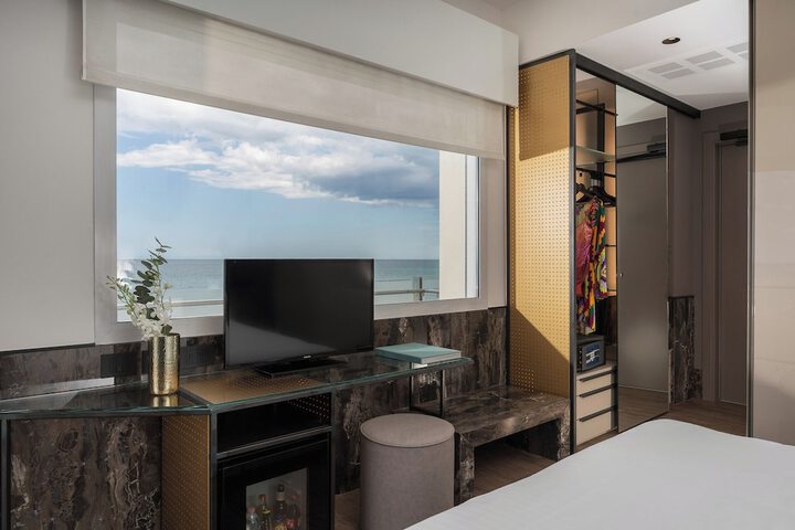 Room 43 of 106