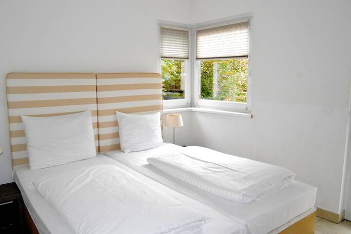 Room 4 of 52