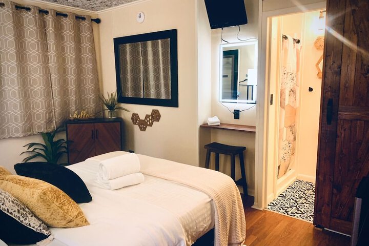 Room 57 of 100