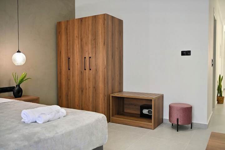 Room 18 of 121