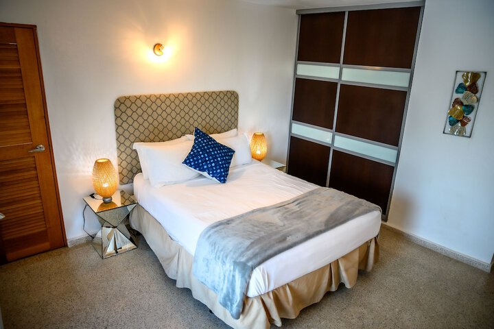 Room 4 of 171