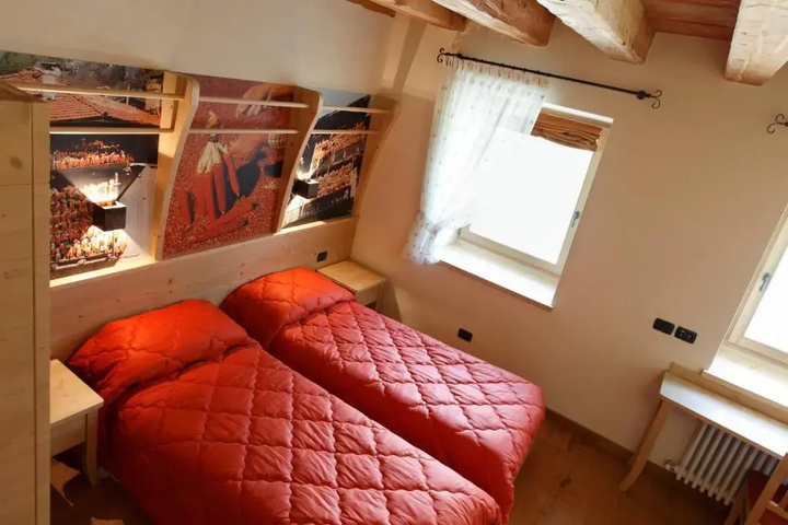 Room 3 of 13