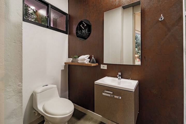 Room 10 of 230