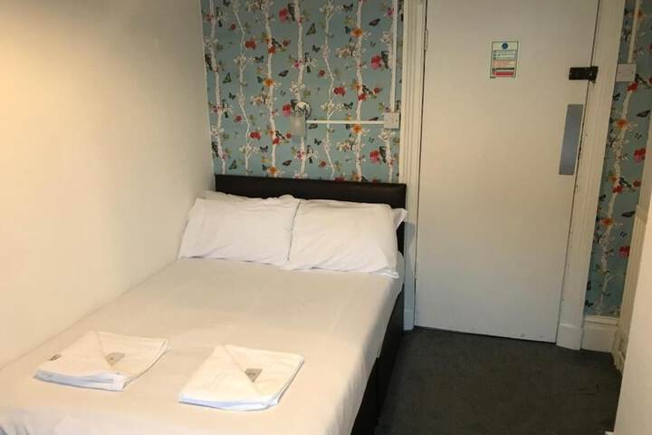 Room 21 of 60