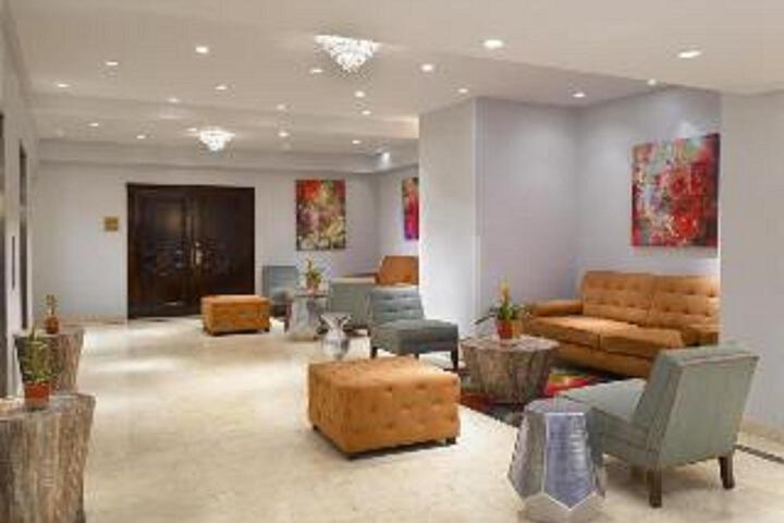 Business Center 76 of 81