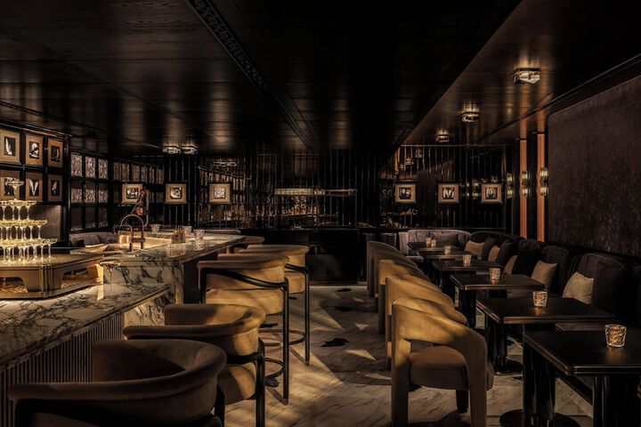 Lounge 51 of 65