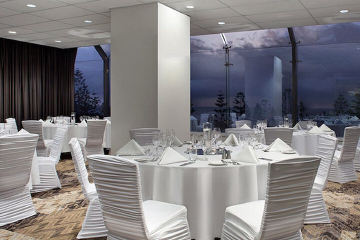 Ballroom/Hall 84 of 106