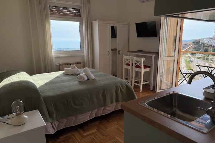 Room 15 of 55