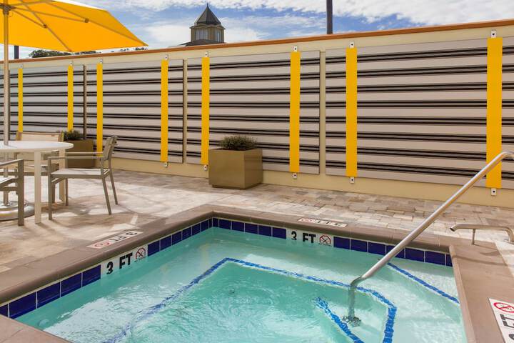 Pool 39 of 56