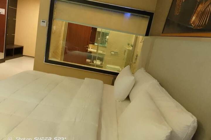 Room 19 of 33