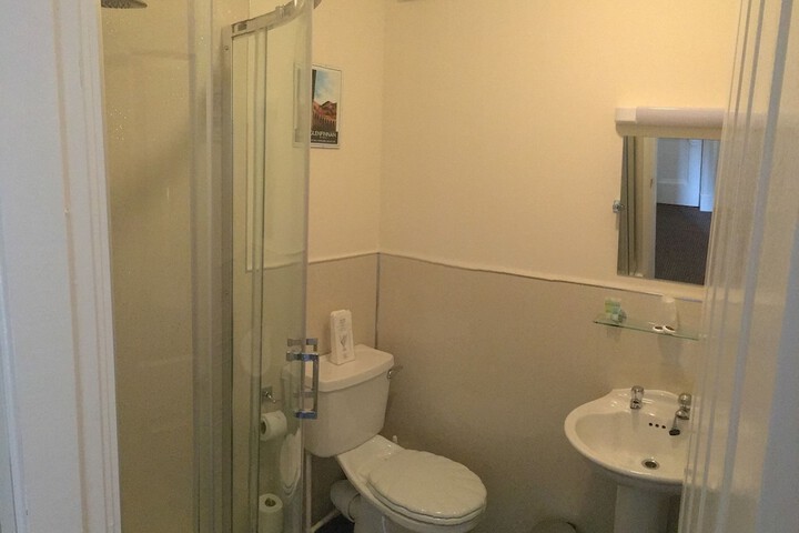 Room 11 of 29