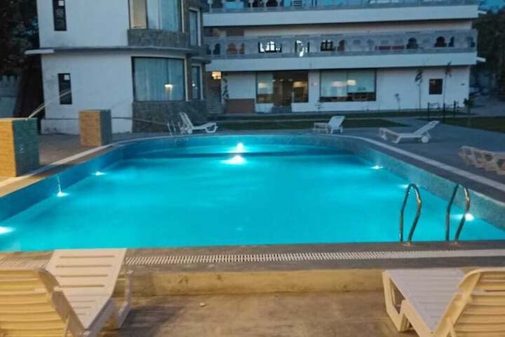 Pool 29 of 55