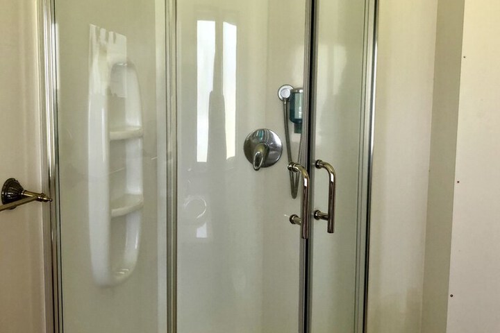 Room 102 of 141