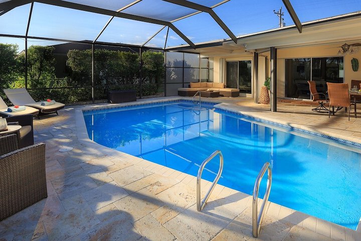 Pool 18 of 25