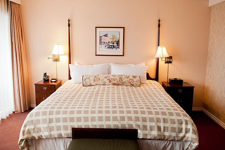 Room 8 of 64
