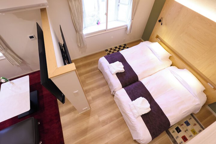 Room 30 of 84
