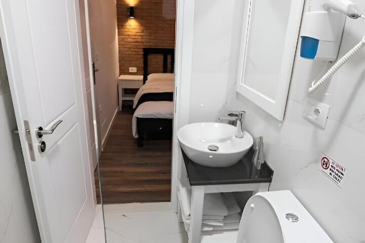 Room 56 of 58