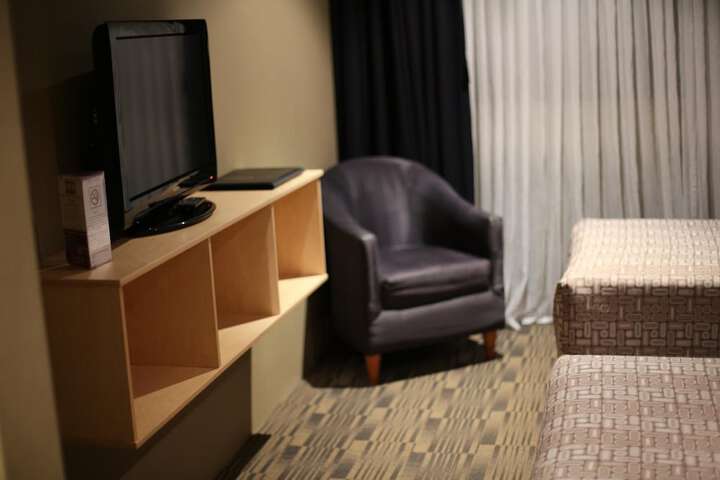 Room 9 of 30