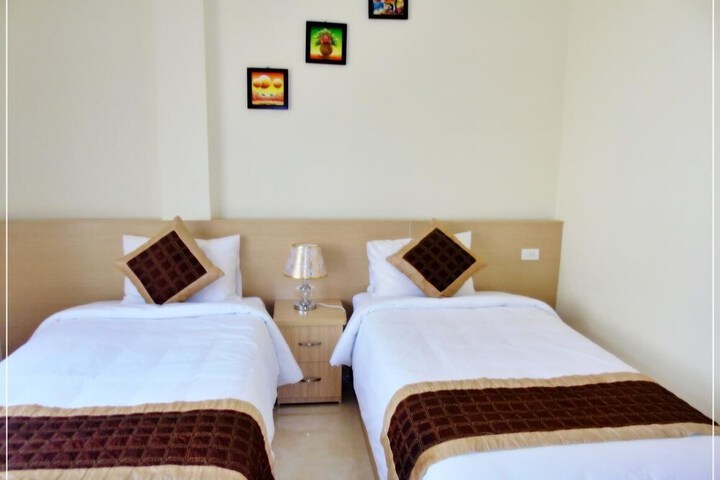 Room 6 of 49
