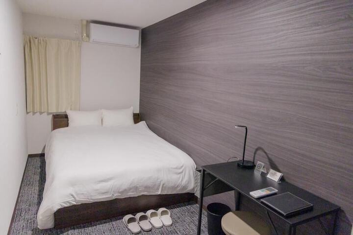 Room 5 of 14