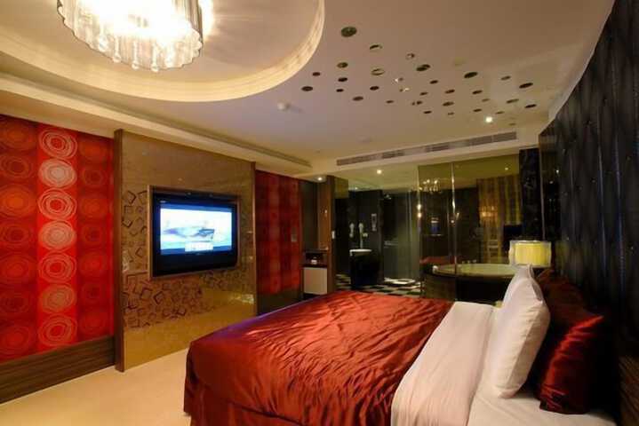 Room 43 of 107