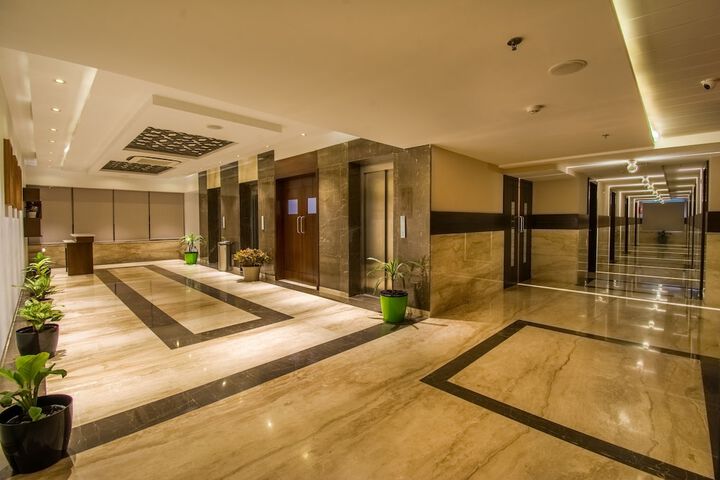 Ballroom/Hall 83 of 104