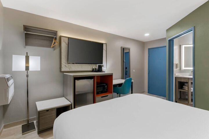 Room 7 of 30