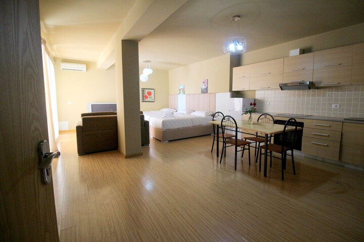 Room 13 of 47