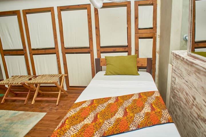 Room 56 of 195