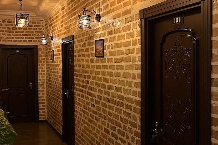 Room 12 of 22