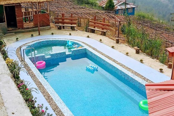Pool 17 of 32