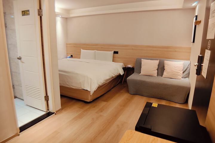 Room 22 of 51