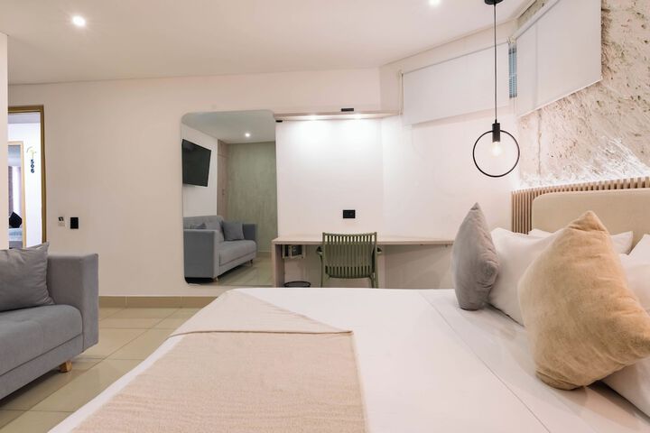 Room 26 of 137