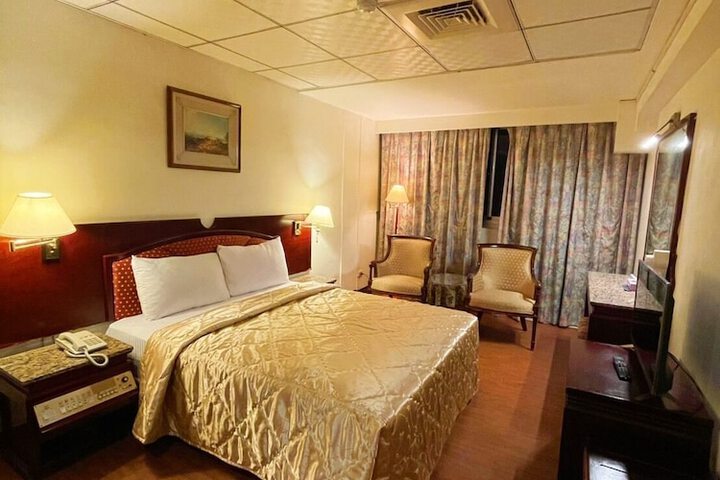 Room 42 of 71