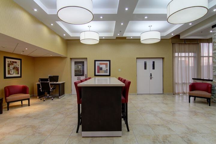 Entrance & Lobby