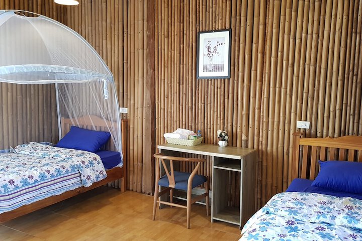Room 12 of 90