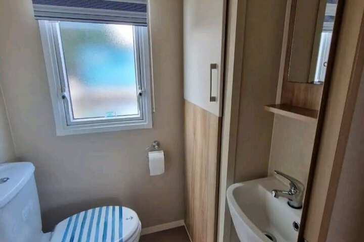 Room 7 of 25