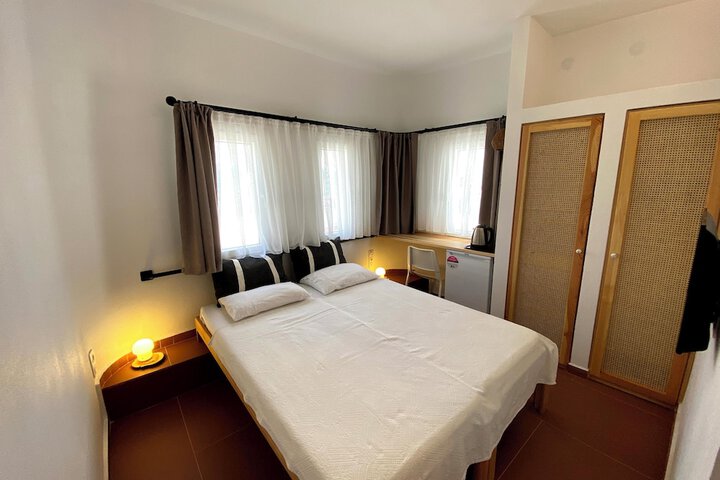 Room 5 of 83