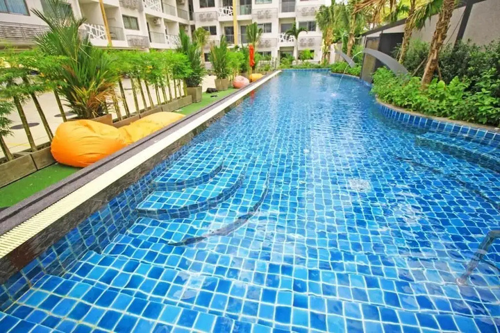 Pool 12 of 28