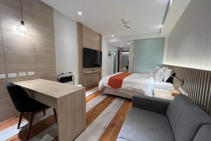 Room 2 of 14