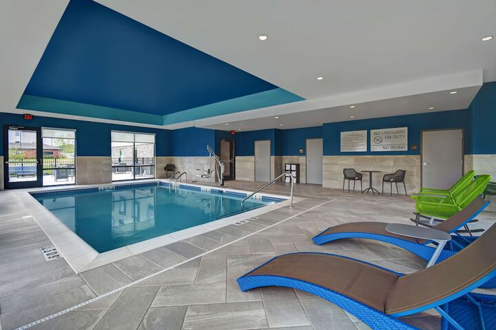 Pool 25 of 44