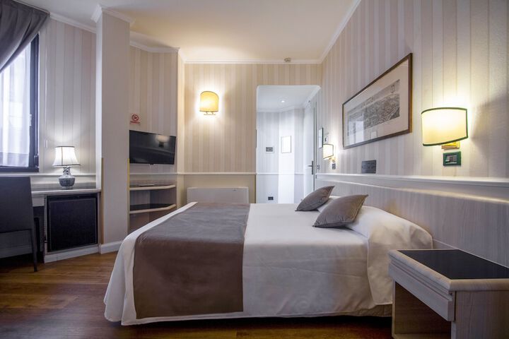 Room 45 of 93
