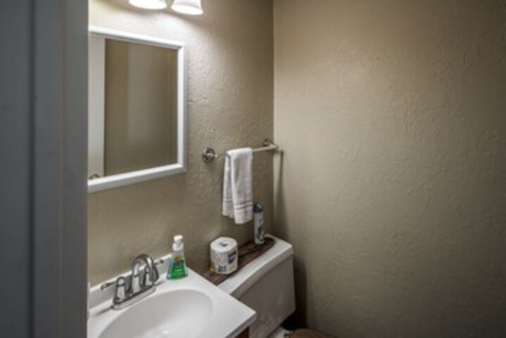 Room 3 of 28