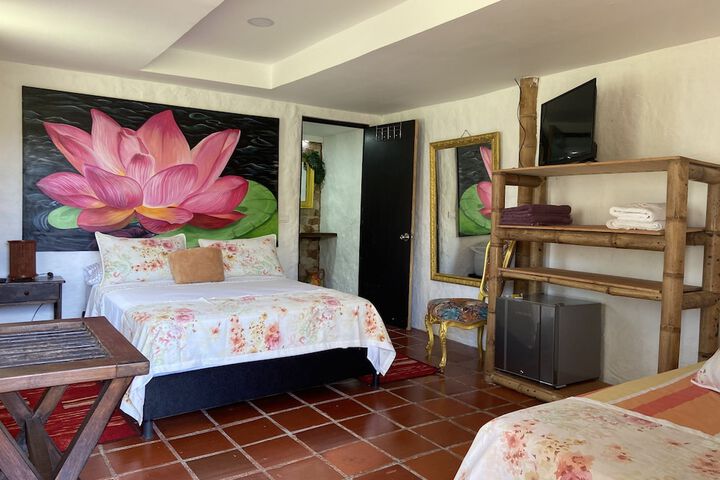 Room 13 of 28