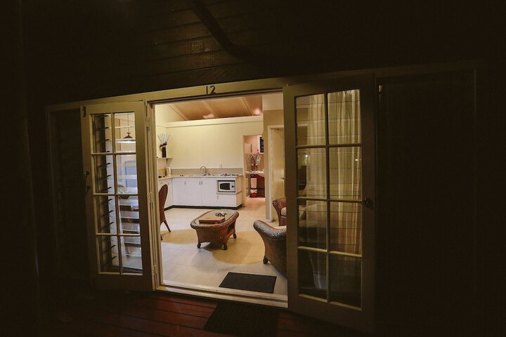 Room 3 of 77