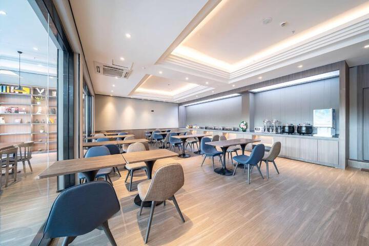 Hanting Hotel Shanghai Jiaoda Jiangchuan Road Metro Station New