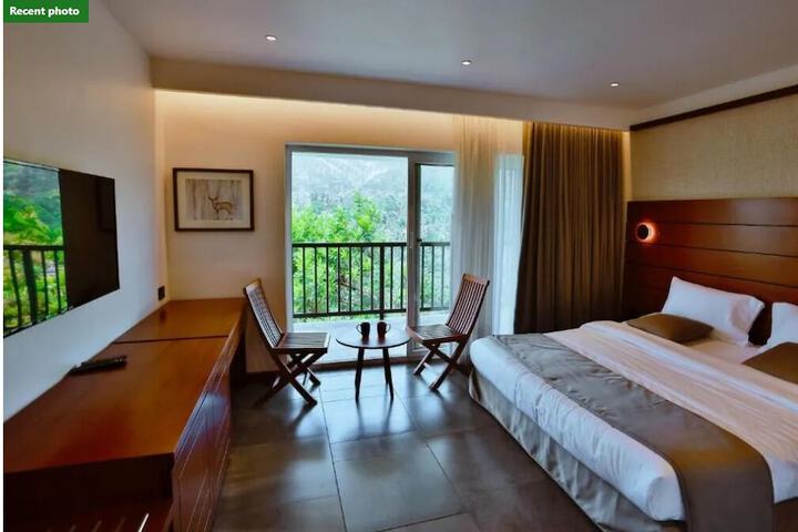 Room 2 of 16