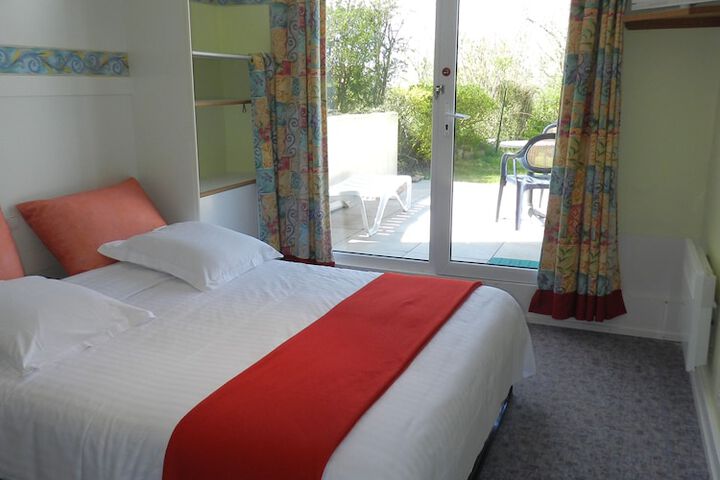 Room 45 of 100