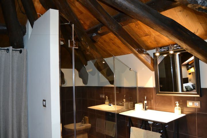 Room 18 of 22