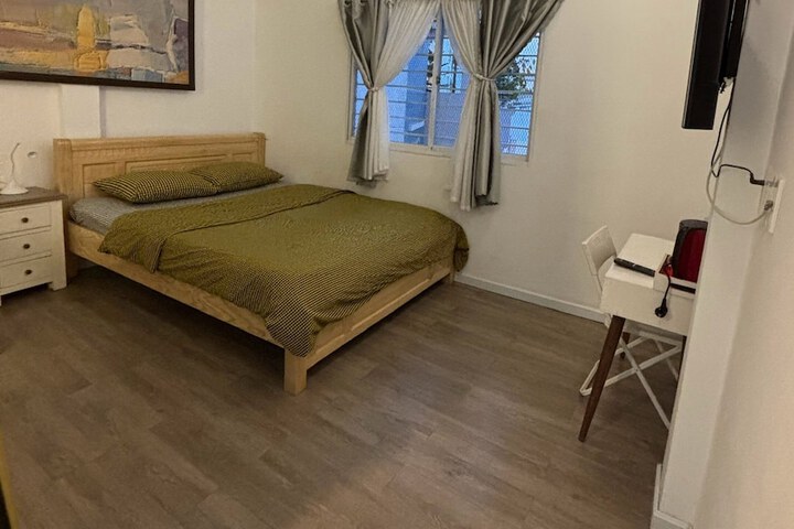 Room 17 of 35